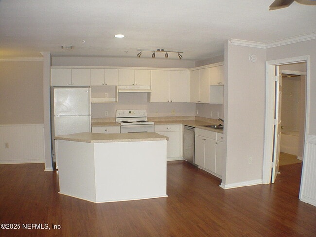 Building Photo - 3591 Kernan Blvd S