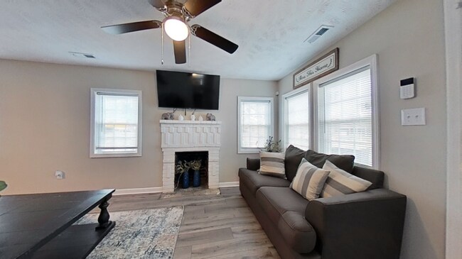 Building Photo - 445 Ames St