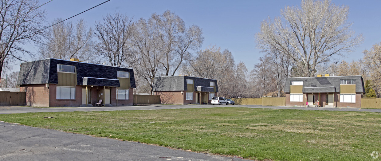 Primary Photo - Garden Drive Duplexes