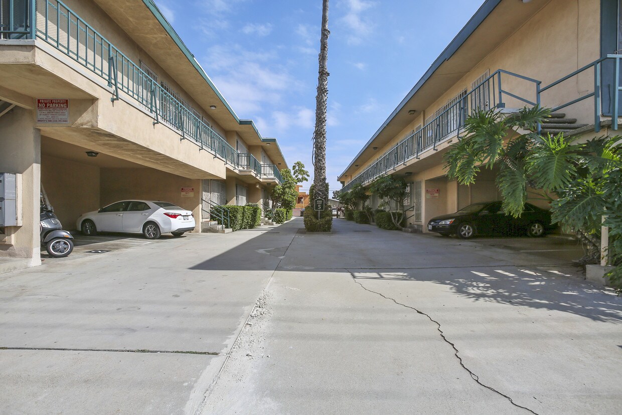 Primary Photo - 12456 Culver Blvd