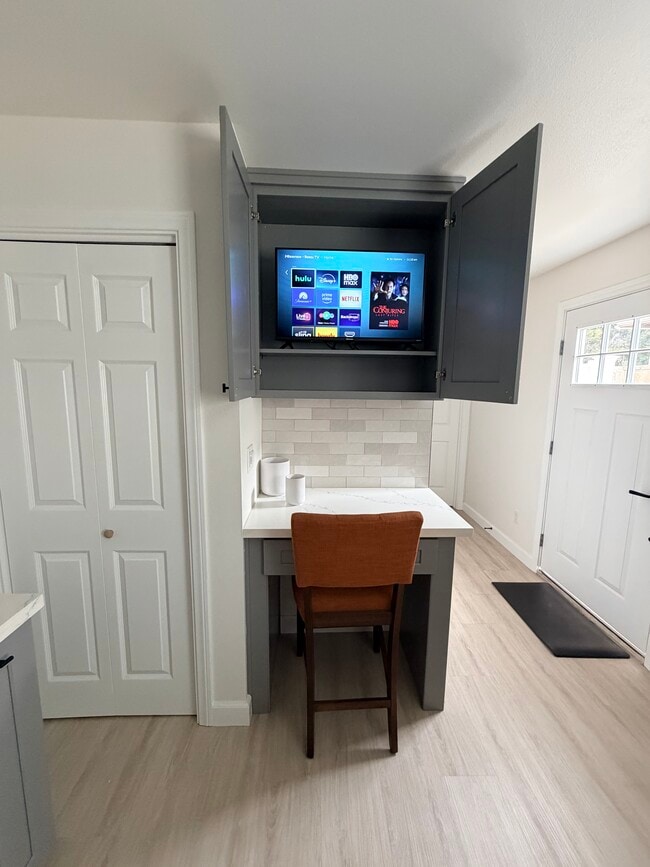 Foto del edificio - 4232 Jefferson St