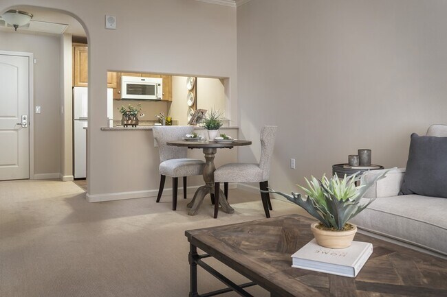 Building Photo - Turnkey Retirement Apartment!