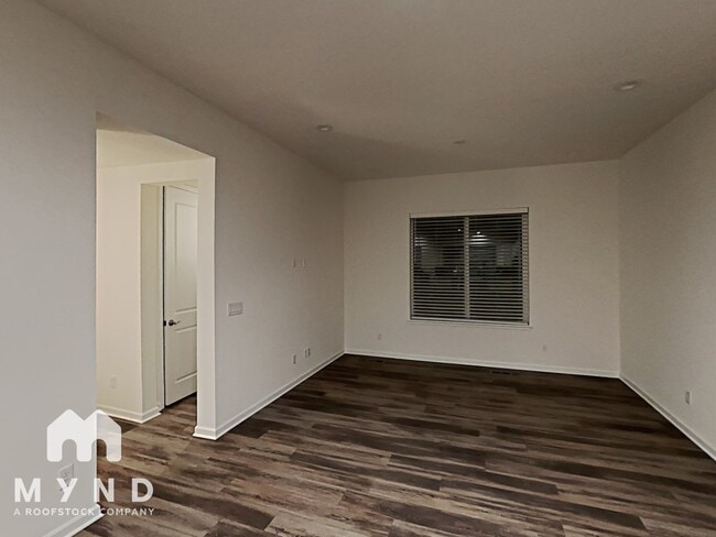Foto del edificio - 5094 Ward Rd