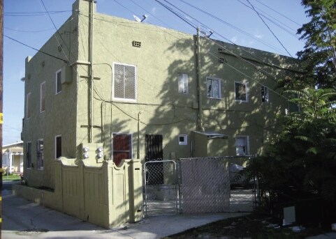Building Photo - 822 E 20th St