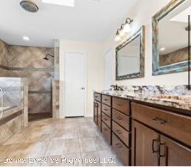 Building Photo - 4 br, 2 bath House - 3003 Lois Circle