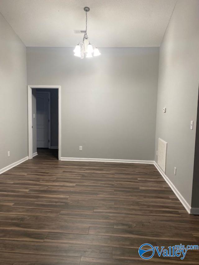 Foto del edificio - 222 Silverbreeze Ct