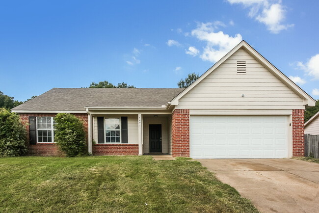 Building Photo - 4471 Bishop Hills Dr