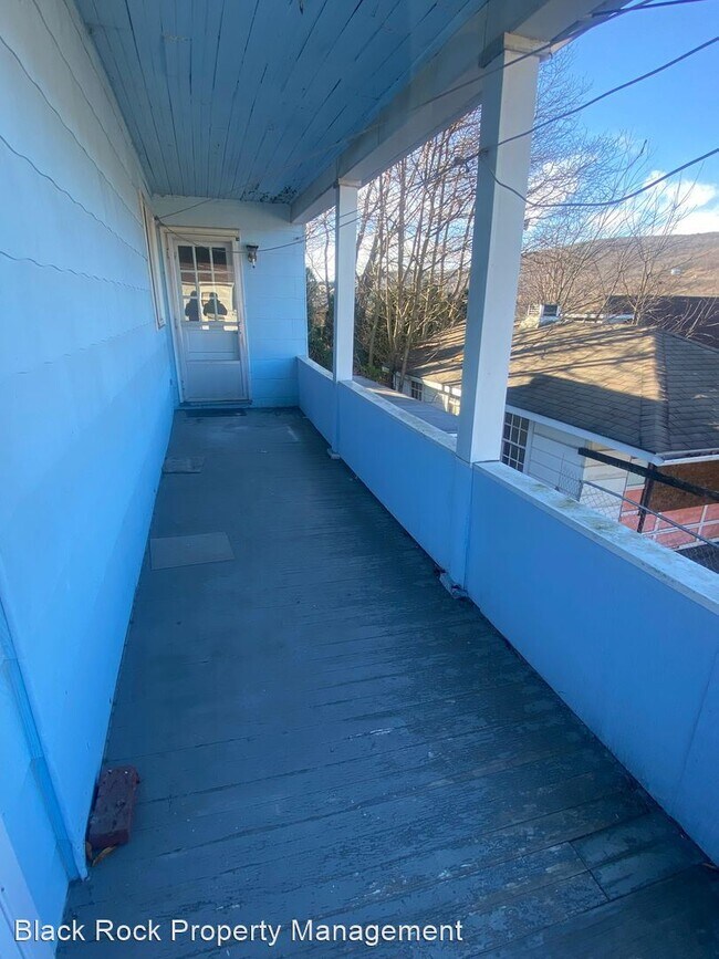 Building Photo - 3 br, 1 bath House - 116 Spruce Street