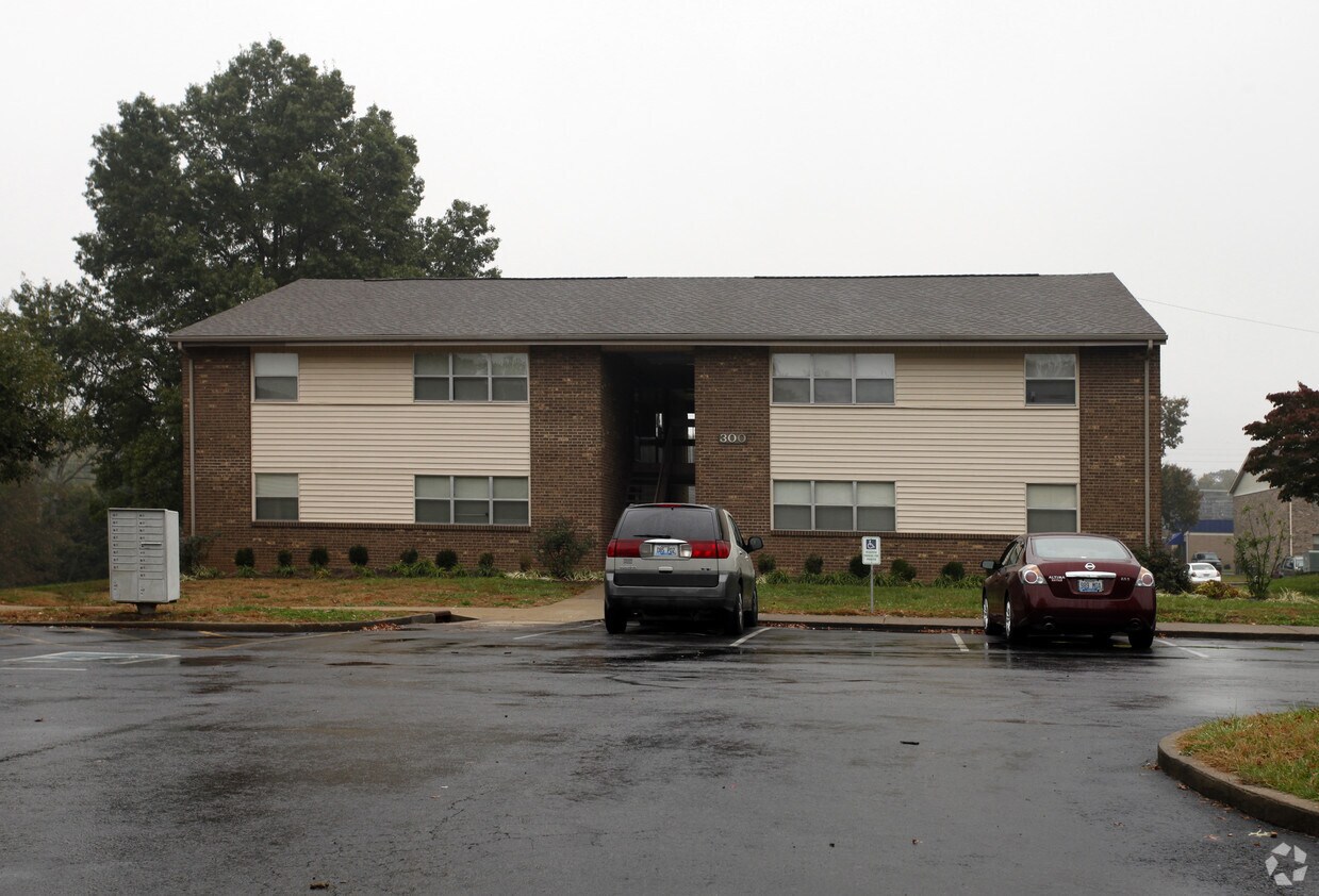 The Meadowbrook Apartments - Meadowbrook Apartments