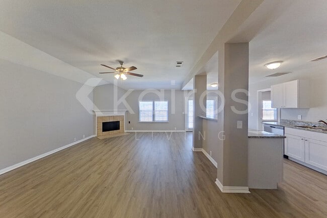 Building Photo - 1401 Alpine Dr