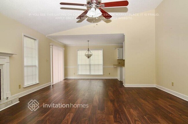 Foto del edificio - 7855 Dogwood Way