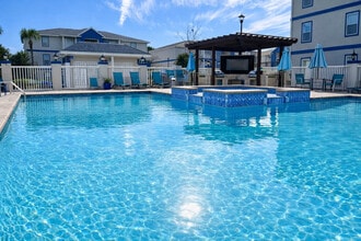 Building Photo - Grand Biscayne