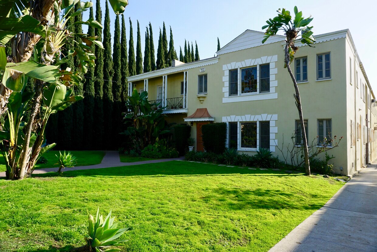Primary Photo - 5428 Russell Ave