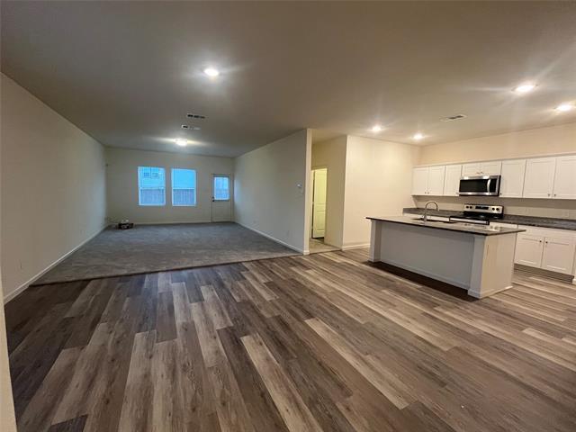 Building Photo - 6420 Bishop Dr