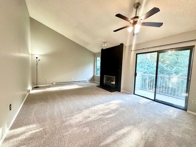 Building Photo - Beautiful 2 Bed 1.75 Bath Home!