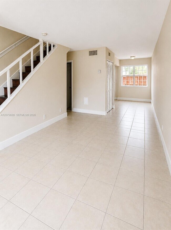 Building Photo - 4601 NW 9th Dr