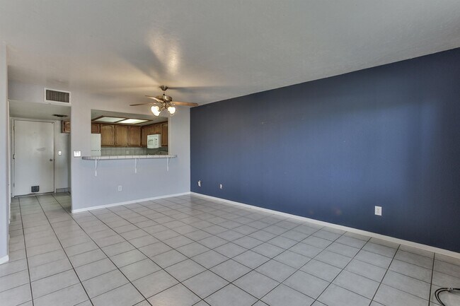 Building Photo - 259 E Upjohn Ave