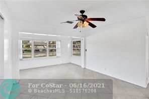 Building Photo - 858 SW 11th Ct