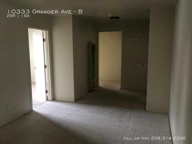 Building Photo - 10333 W Granger Ave