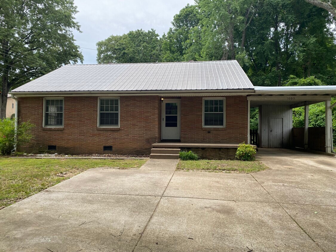Foto principal - 1005 W Forest Ave