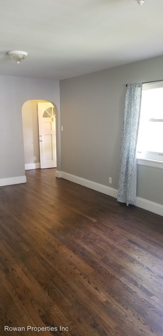 Building Photo - 3 br, 1 bath House - 124 S Milford Dr