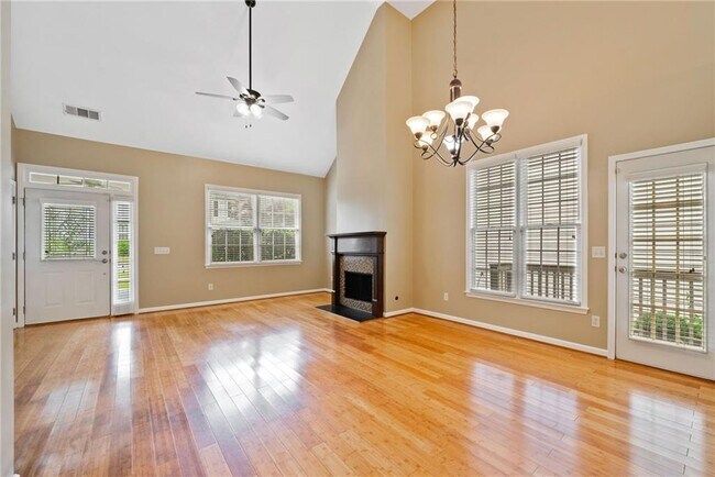 Foto del edificio - 726 Gardenside Cir SE