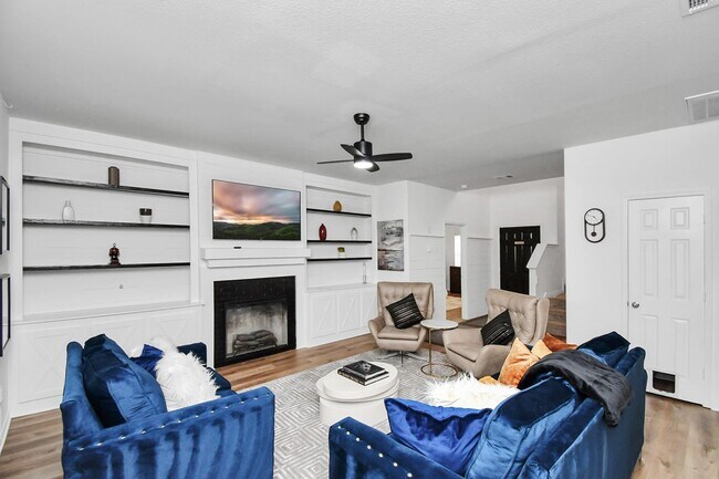 Foto del edificio - 6715 Plum Springs Ln