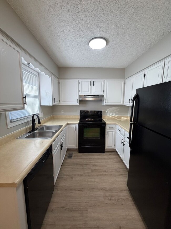 Foto del edificio - 1835 S Stacey St