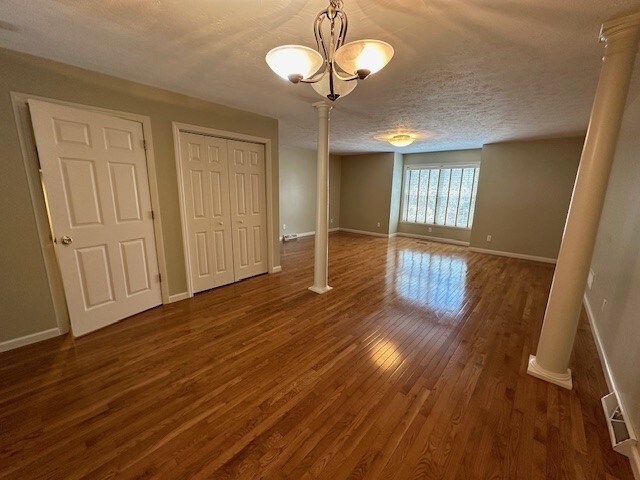 Main living and dining room - 155 Sylvan Crest Dr