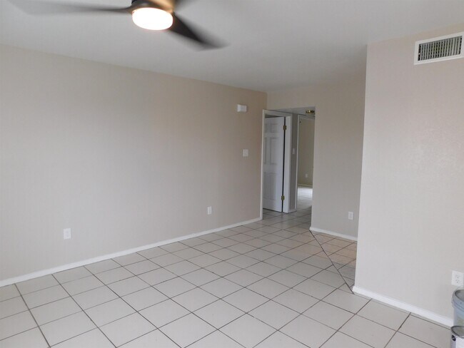 Foto del edificio - 105 Rockwell Way