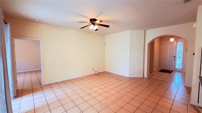 Foto del edificio - 4986 Thames St W