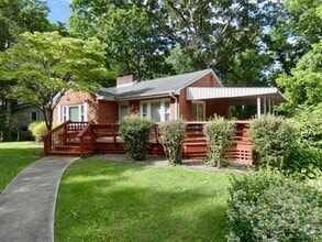 Building Photo - 295 White Pine Dr