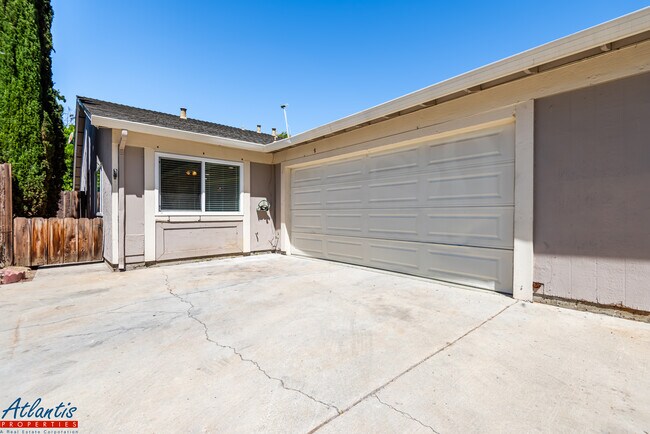 Foto del edificio - 5537 Lean Ave