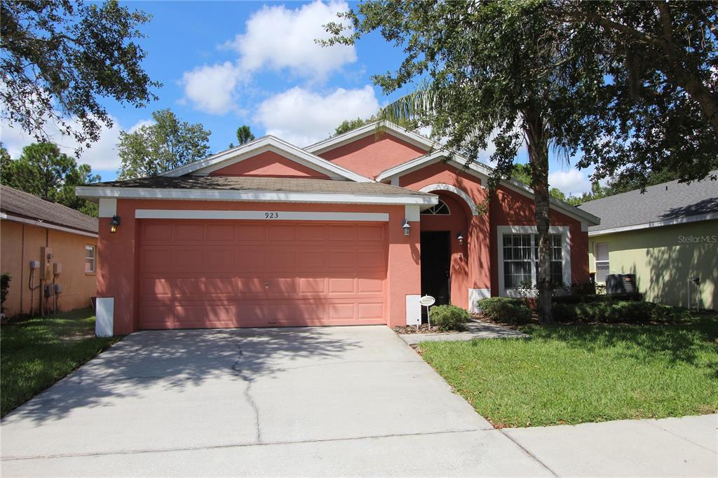 Foto principal - 923 Sandy Ridge Dr