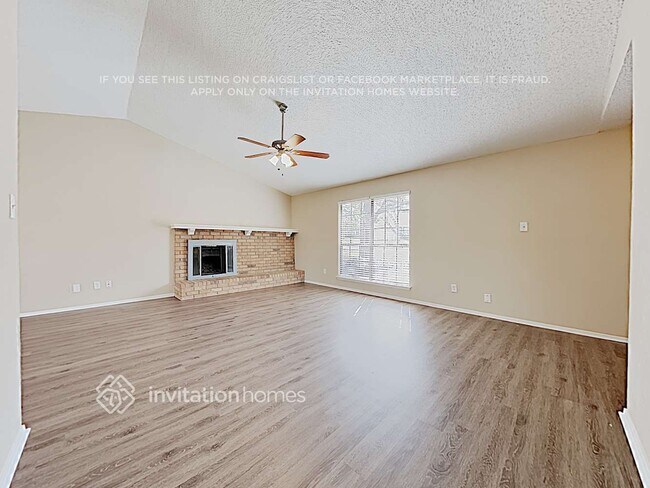 Foto del edificio - 503 Thorn Wood Dr