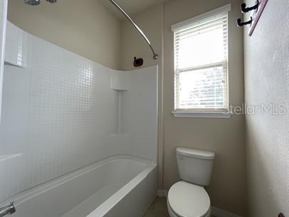 Foto del edificio - 8221 Lakeview Crossing Dr
