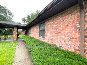 Building Photo - 1305 W Copeland St