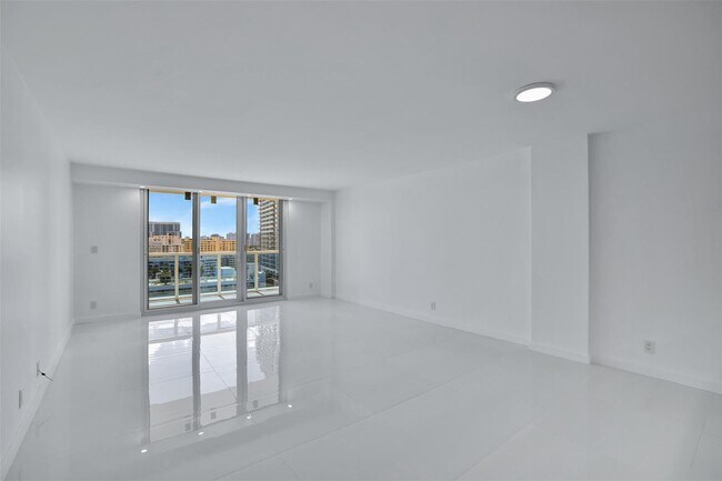Building Photo - 3800 S Ocean Dr