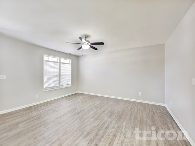 Building Photo - 2820 Oasis Ln