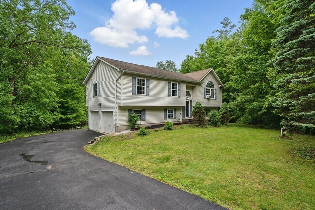 Building Photo - 2067 NY-211
