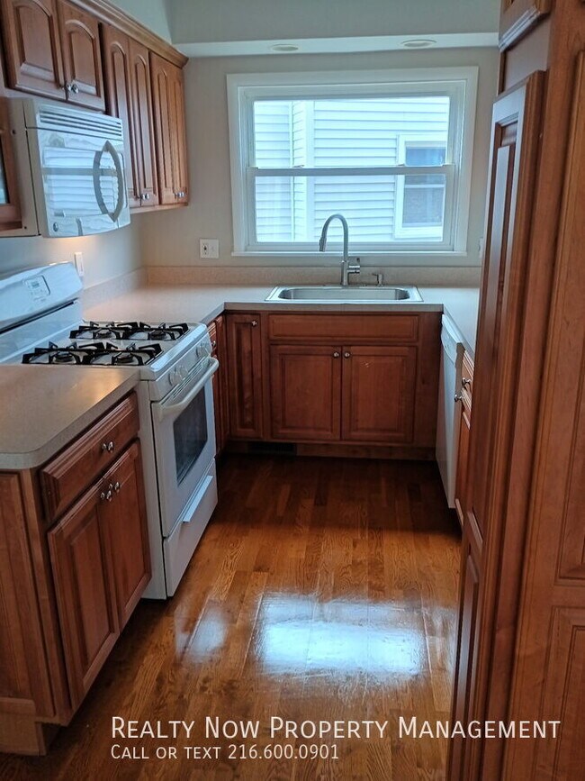 Foto del edificio - 1531 Crestwood Rd