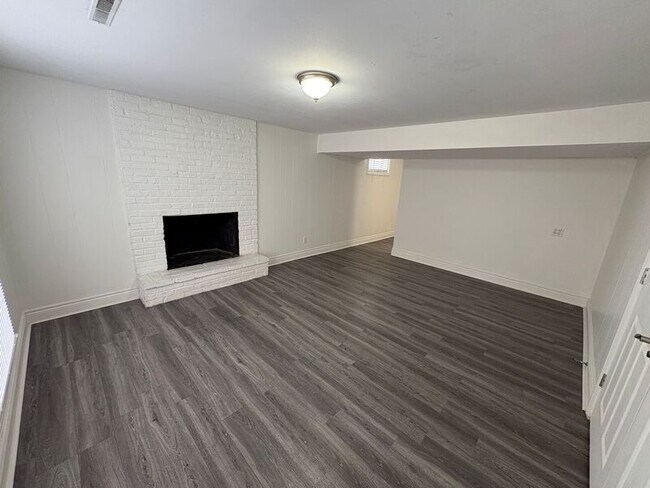 Foto del edificio - 7415 Willow Ave