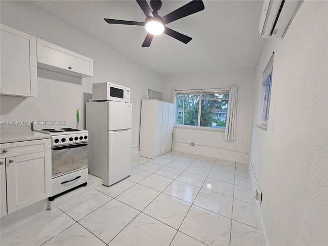 Foto del edificio - 734 SW 4th Terrace