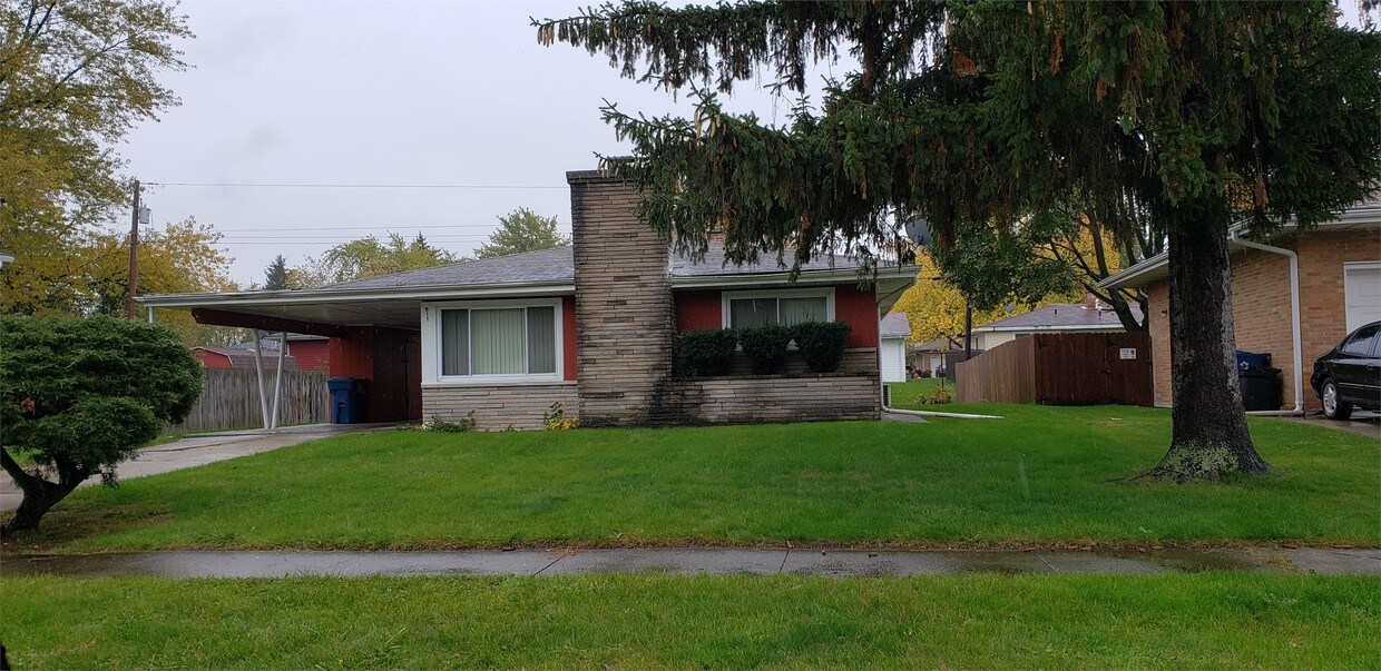 611 E 52nd Ave, Merrillville, IN 46410 House Rental in Merrillville