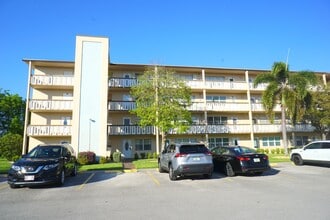 Building Photo - 401 Southampton A