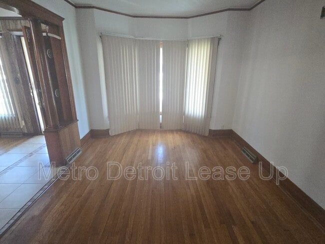 Building Photo - 3759 Columbus St