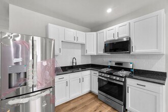 Building Photo - 2505 E Fayette St