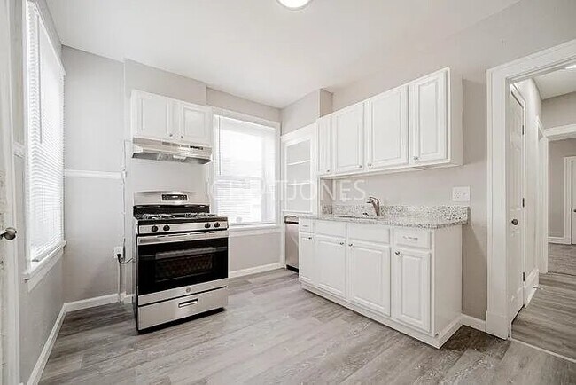 Building Photo - 3309 Osage St