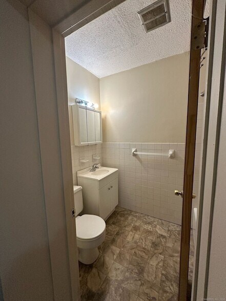 Foto del edificio - 1660 E Main St