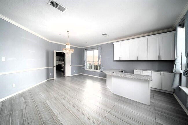 Foto del edificio - 4911 Russett Ln